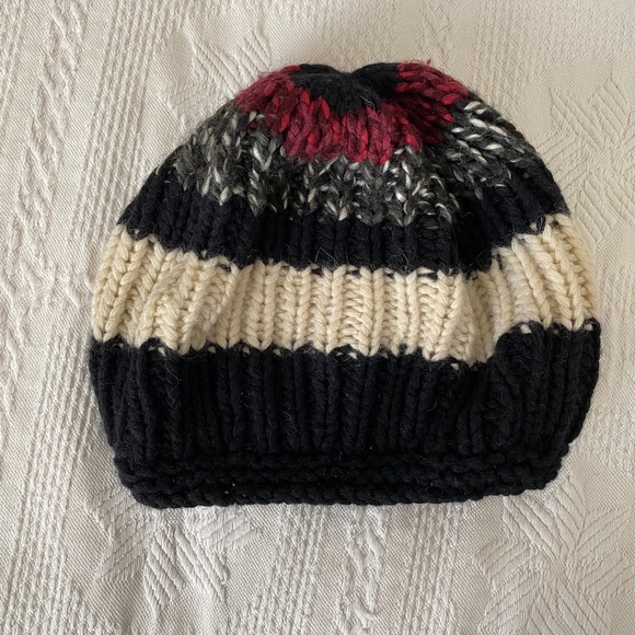Winter beret hat - Picture 1 of 1